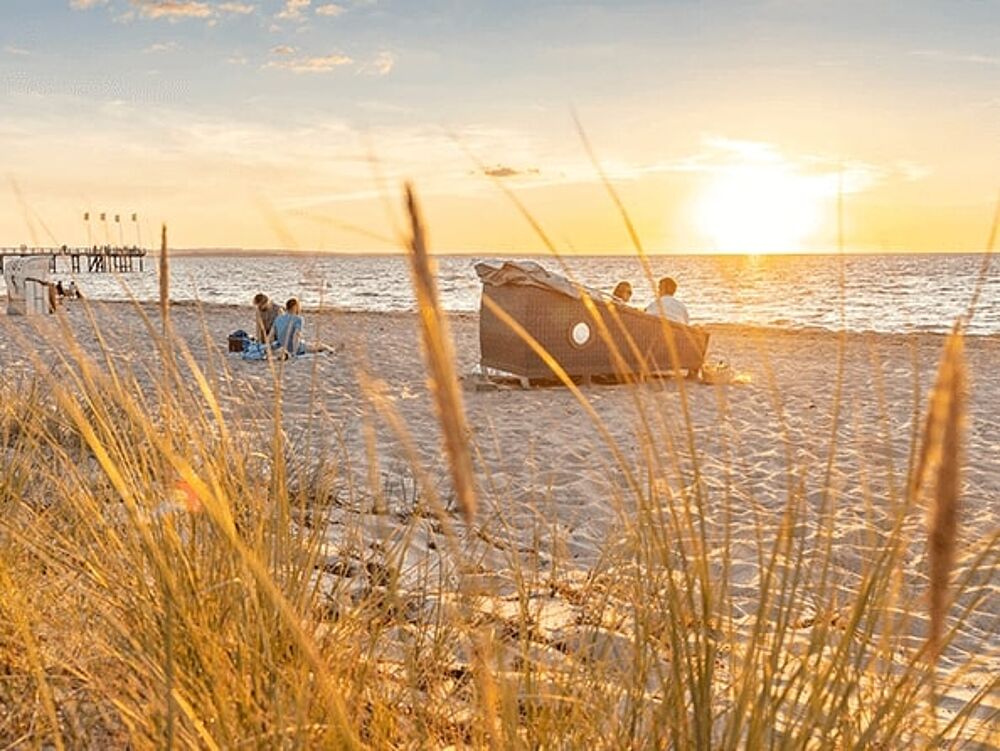 Vacation offer at the Baltic Sea Stay in a cosy wicker beach bed